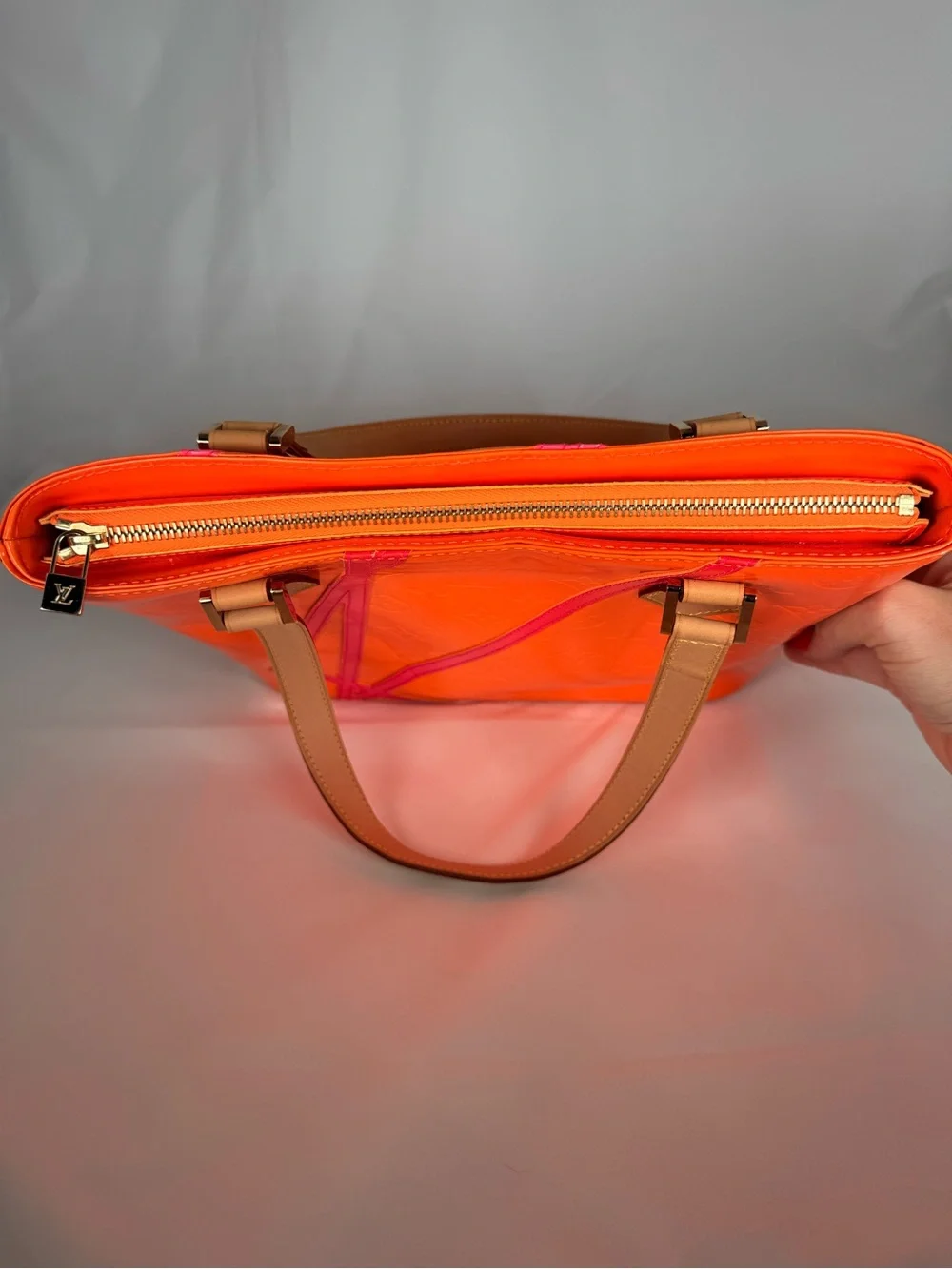 Louis Vuitton x Robert Wilson Limited Edition Vernis Tote - Picture 6 of 13